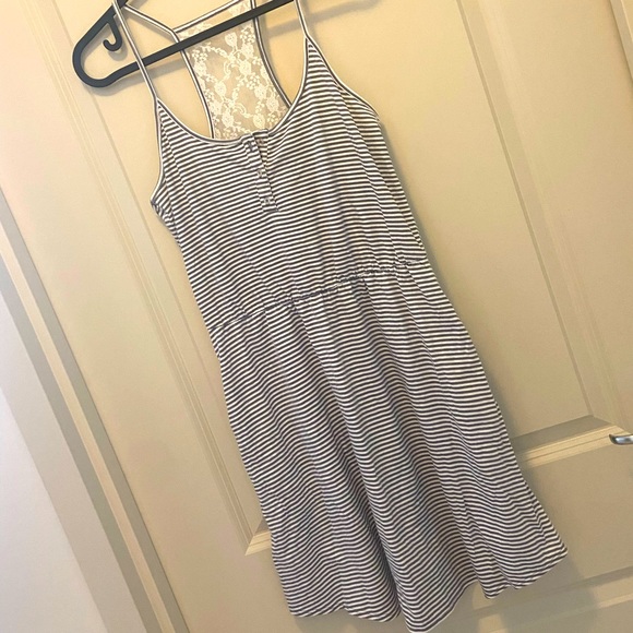 ✨4/$20✨- Striped summer seaside dresses (2pcs!) - Picture 4 of 10